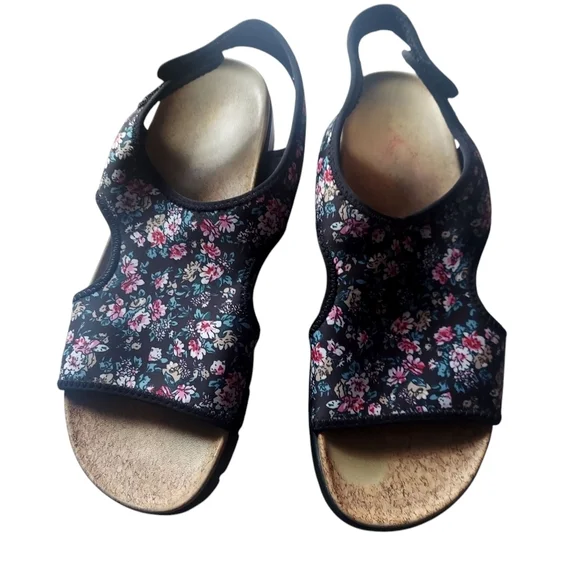 42/11 Alergria Black Floral Sandals‎ - Picture 8 of 9